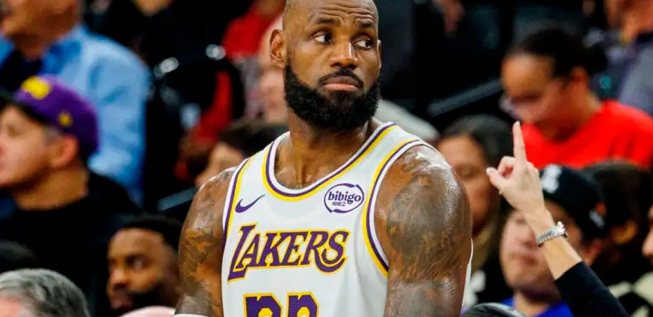 LeBron James, 41 años y el tiempo en jaque