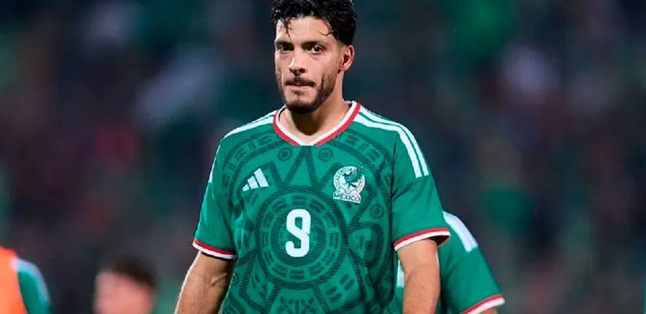 Raúl Jiménez confronta a la afición tras otra noche gris